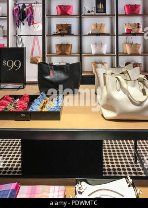 Interieur Anzeige der Coach Outlet Store Florida USA Stockfotografie Alamy