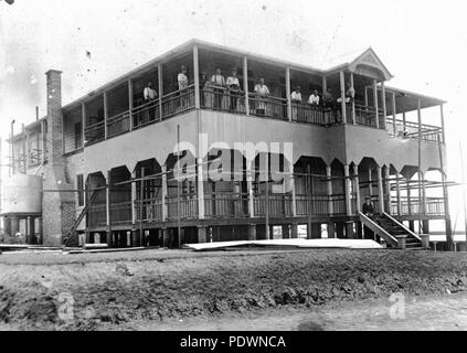 271 StateLibQld 1 71595 Ingleston's Guest House im Bau, Wynnum, Ca. 1915 Stockfoto