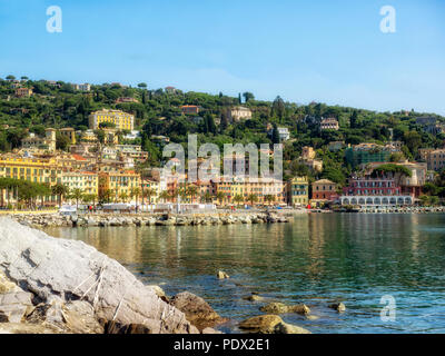 SANTA MARGHERITA LIGURE, ITALIEN - 19. MAI 2018: Blick auf die hübsche Stadt Stockfoto