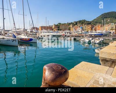 SANTA MARGHERITA LIGURE, ITALIEN - 19. MAI 2018: Blick auf den hübschen Hafen Stockfoto