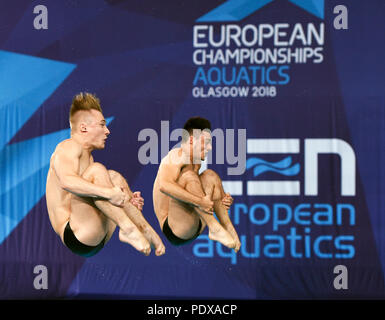 Großbritanniens Jack Lacher und Christopher Mears in der Männer 3 m Sprungbrett Final bei Tag neun der 2018 Europameisterschaften im Royal Commonwealth Pool, Edinburgh Synchronisiert konkurrieren. Stockfoto