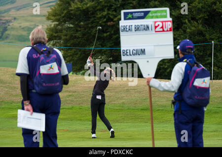 Gleneagles, Schottland, UK, 10 August, 2018. Tag drei der Europäischen Meisterschaften Wettbewerb 2018 in Gleneagles. Männer und Frauen Mannschaft Meisterschaften Round Robin. Vier Ball Match Play Format. Abgebildet; Marion de Roey von Belgien spielt Ansatz für das 7. Grüne im Match gegen Großbritannien Quelle: Iain Masterton/Alamy leben Nachrichten Stockfoto