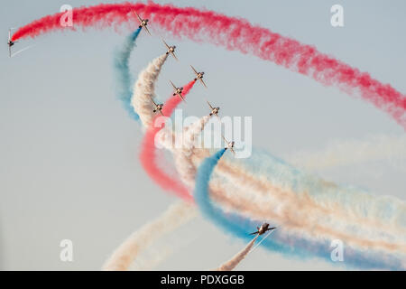 Cowes, Isle of Wight, Großbritannien, 10. August 2018, 19:30 Stunden. Die Royal Air Force Aerobatic Display Team führt für Cowes Week, Kredit: Sam Kurtul/Alamy leben Nachrichten Stockfoto