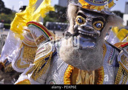 Sao Paulo, Brasilien. 11 Aug, 2018. Bolivianer aller Altersgruppen feiern Boliviens Unabhängigkeit bei der Latin American Memorial in Sao Paulo. Credit: Cris Fafa/ZUMA Draht/Alamy leben Nachrichten Stockfoto