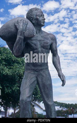 Statue von stevedore laden Kaffee für Export, Puntarenas, Costa Rica. Foto Stockfoto