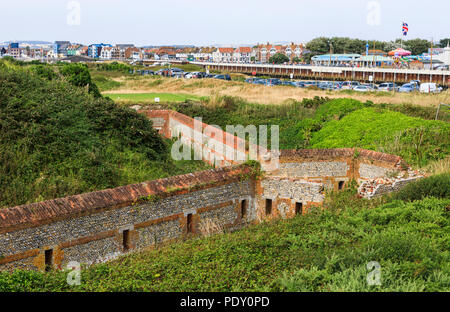 Wände von Littlehampton napoleonischen Fort Ruinen, die erste Palmerston Fort, West Littlehampton, einem kleinen Ferienort an der Südküste in West Sussex Stockfoto