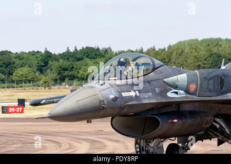 Ein Block 52 Lockheed Martin F16 Kampfjet von der Hellenic Air Force an RAF Fairford in Großbritannien kommt für die RIAT Stockfoto