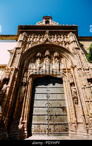 Cordoba, Andalusien, Spanien - 13. Juli 2018: Detail Fassade der Moschee-kathedrale, Cordoba, Andalusien, Spanien, auch als die Mezquita bekannt Stockfoto