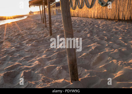 Sunset Landschaft an der spanischen Küste Strand. Costa de la Luz Küste, Matalascanas, Huelva Stockfoto