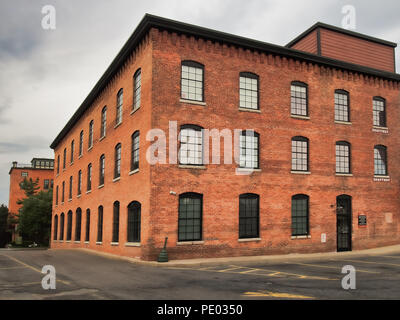 In Syracuse, New York, USA. August 11, 2018. Die Gießerei, einem ehemaligen Industriegelände, in kommerzielle Büroflächen in der gehobenen renovierte, historische Frank Stockfoto