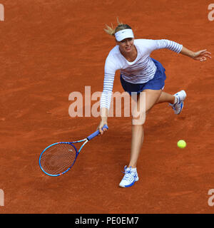 Fünfmal Grand Slam Meister Maria Sharapova in Aktion während ihrer dritten Runde in Roland Garros 2015 Stockfoto