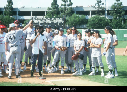 LOS ANGELES, Ca - 14. Juni: Musiker Layne Staley von Alice in Chains, Little Richard und Sänger Jani Lane T.J. teilnehmen Martell profitieren Baseballspiel am 14. Juni 1992 an Dedeaux Feld in Los Angeles, Kalifornien. Foto von Barry King/Alamy Stock Foto Stockfoto