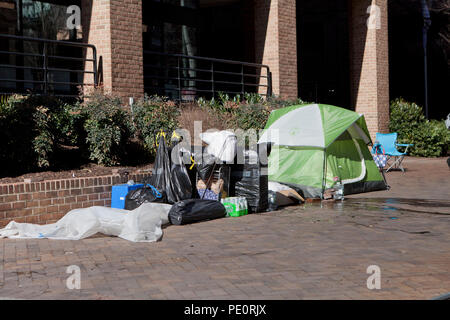 Obdachlosen Zelte (bürgersteig Zelt) im städtischen Umfeld - Washington, DC, USA Stockfoto