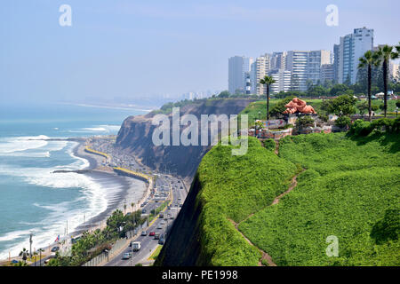 Küste in Miraflores, einem Stadtteil im Süden von Lima, Peru Stockfoto