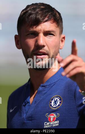 Danny Drinkwater FC Chelsea Huddersfield Town FC V CHELSEA FC, Premier League, 11. August GBC 2018 10347 Huddersfield Town FC v Chelsea FC STRENG redaktionelle Verwendung. Wenn der Spieler/Spieler in diesem Bild dargestellt ist/Spielen für einen englischen Club oder das England National Team. Dann ist dieses Bild darf nur für redaktionelle Zwecke verwendet werden. Keine kommerzielle Nutzung. Folgende Verwendungen sind auch dann eingeschränkt, wenn in einem redaktionellen Kontext: Verwendung in Verbindung mit oder als Teil eines nicht autorisierten Audio-, Video-, Daten-, Spielpläne, Verein/liga Logos, Wetten, Spiele oder eine "Live"-Diensten. Auch Rest Stockfoto