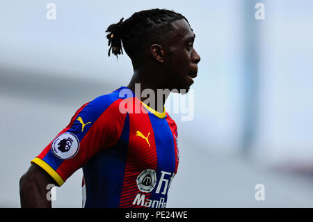 Das Craven Cottage, London, UK. 11 Aug, 2018. EPL Premier League Football, Fulham gegen Crystal Palace; Aaron Wan-Bissaka von Crystal Palace Credit: Aktion plus Sport/Alamy leben Nachrichten Stockfoto