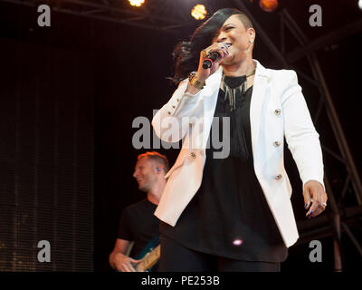 Linlithgow, Schottland, Großbritannien. 11 August, 2018. Gabrielle live bei Party im Palace, Credit: Stuart Westwood/Alamy leben Nachrichten Stockfoto