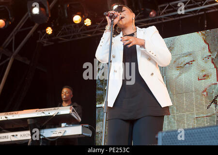 Linlithgow, Schottland, Großbritannien. 11 August, 2018. Gabrielle live bei Party im Palace, Credit: Stuart Westwood/Alamy leben Nachrichten Stockfoto