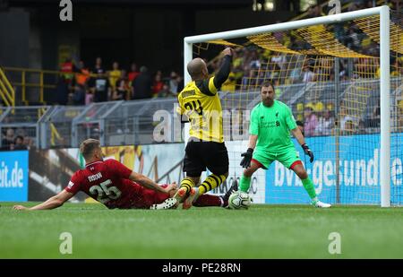 Dortmund, Deutschland. 11 Aug, 2018. firo: 11.08.2018 Fußball, Saison 2017/2018 1.Bundesliga: Borussia Dortmund Saison Eröffnung, Duellen, David Odonkor, vollständige Abbildung, | Nutzung der weltweiten Kredit: dpa/Alamy leben Nachrichten Stockfoto