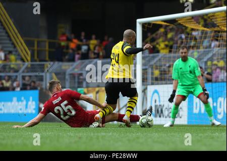 Dortmund, Deutschland. 11 Aug, 2018. firo: 11.08.2018 Fußball, Saison 2017/2018 1.Bundesliga: Borussia Dortmund Saison Eröffnung, Duellen, David Odonkor, vollständige Abbildung, | Nutzung der weltweiten Kredit: dpa/Alamy leben Nachrichten Stockfoto