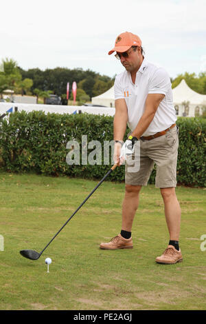 Machern, Deutschland. 11 Aug, 2018. Jan Josef Liefers spielt am 11. GRK Golf Charity Masters am Golf & Country Club Leipzig. Credit: Carl Seidel/dpa-Zentralbild/ZB/dpa/Alamy leben Nachrichten Stockfoto