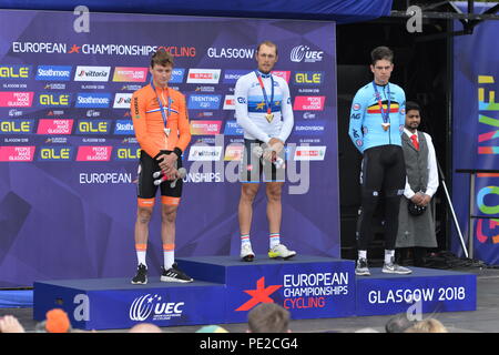 Schottland, Großbritannien. 12. August 2018. Siegertreppchen (L-R) Mathieu van der Poel; Matteo Trentin; Wout Van Aert) Elite Herren Straßenrennen, UEC Europameisterschaft, Glasgow, Schottland. Credit: Colin Fisher/Alamy leben Nachrichten Stockfoto