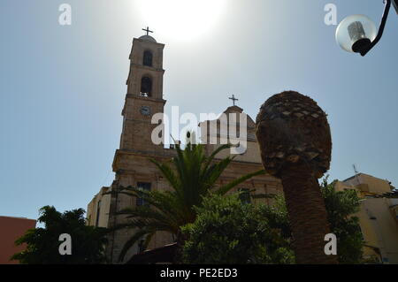 Orthodoxe Kathedrale von Chania auf Seine Hauptfassade. Geschichte Architektur Reisen. Juli 6, 2018. Chania, Kreta. Griechenland. Stockfoto
