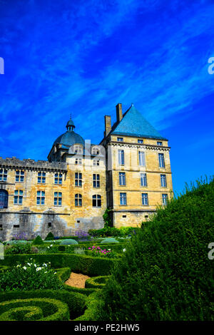 Die Architektur und die Gründe des majestätischen Château de Hautefort in Hautefort, Dordogne, Frankreich Stockfoto