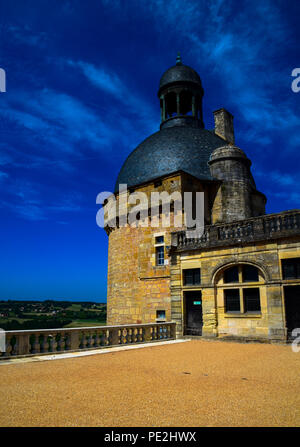 Die Architektur und die Gründe des majestätischen Château de Hautefort in Hautefort, Dordogne, Frankreich Stockfoto