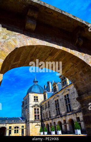 Die Architektur und die Gründe des majestätischen Château de Hautefort in Hautefort, Dordogne, Frankreich Stockfoto