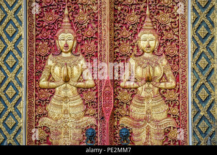 Ubosot Kunstwerk Detail am Wat Ketkaram buddhistischer Tempel in Chiang Mai, Nordthailand Stockfoto