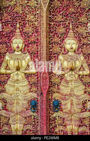 Ubosot Kunstwerk Detail am Wat Ketkaram buddhistischer Tempel in Chiang Mai, Nordthailand Stockfoto