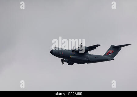 Ein RAF Atlas Flugzeuge über London fliegen für die RAF 100. Jahrestag Stockfoto