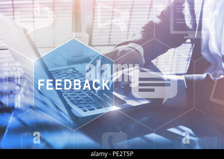 Feedback Konzept, Benutzer Kommentar Rating von Unternehmen online, Schreiben review Schaltplan, Reputation Management Stockfoto