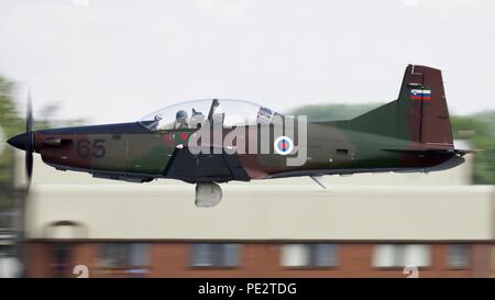 Slowenische Luftwaffe - Pilatus PC-9 M (hudournik) Swift im Jahr 2018 Royal International Air Tattoo Stockfoto