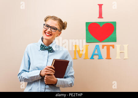 Portrait von nerdy Student wer Mathe liebt. Stockfoto