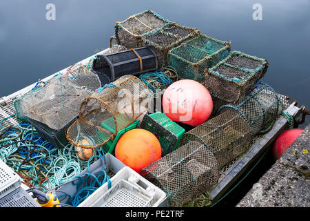 Hummer net Töpfe am Hafen am Meer Steg für Angler Meer Fisch und Nahrung zu fangen Stockfoto