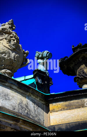 Fassade und Details des barocken Palast von Sans Souci, von Friedrich dem Großen von Preußen in Potsdam, Deutschland. Stockfoto