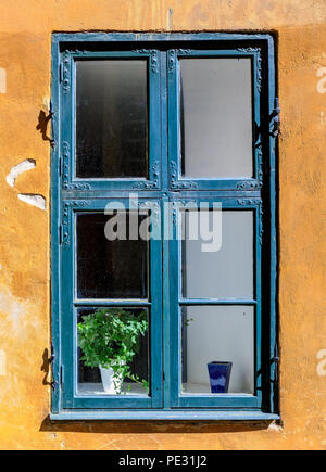 Holz- Fenster einer traditionellen schwedischen alte Häuser im Herzen von Stockholm, Schweden Stockfoto