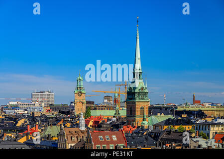 Dächer von traditionellen gotischen Gebäude in der Altstadt Teil der Insel Södermalm in Stockholm, Schweden Stockfoto