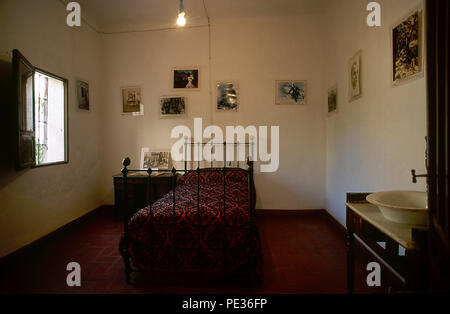 Miguel Hernandez (Orihuela, 1910 - Barcelona, 1942). Spanischer Dichter, der Zugehörigkeit zu der Generation von 36. Schlafzimmer im Haus Museum von Miguel Hernandez. Orihuela, ptovince von Alicante, Valencia, Spanien. Stockfoto
