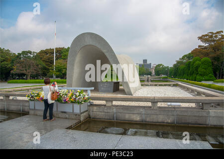 Ehrenmal Gedenkstätte für die Opfer der Atombombe von Hiroshima Peace Park Japan Asien Stockfoto