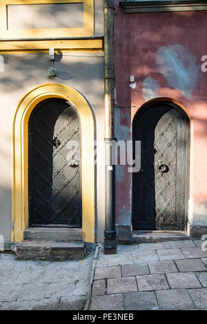 Bunte Fassade und vorderen Türen Stockfoto