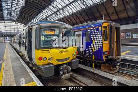 Scotrail Klasse 365 WWU bereit, Queen Street Station in Glasgow Schottland Großbritannien für Edinburgh am 13.45 Abfahrt verlassen Stockfoto