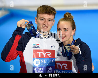 Großbritanniens Matthew Lee und Lois Toulson Gewinner der Silbermedaille in der synchronisierten 10-m-Tauchen bei Tag zehn Der 2018 Europameisterschaften im Royal Commonwealth Pool, Edinburgh. PRESS ASSOCIATION Foto. Bild Datum: Samstag, August 11, 2018. Siehe PA Geschichte tauchen Europäischen. Foto: Ian Rutherford/PA-Kabel. Beschränkungen: Nur die redaktionelle Nutzung, keine kommerzielle Nutzung ohne vorherige schriftliche Genehmigung Stockfoto