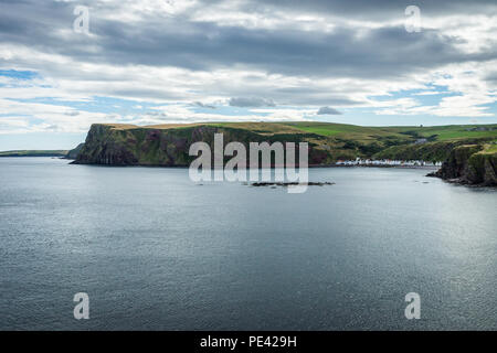 Aberdeenshire Küste neben dem kleinen Dorf Pennan. Stockfoto