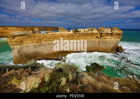 Der razorback an der Loch Ard Gorge, Port Campbell National Park, Great Ocean Road, Victoria, Australien Stockfoto