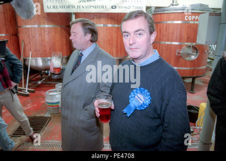 Kenneth Clarke MP campaigning im Alresford, Hampshire, für Gerry Malone Stockfoto