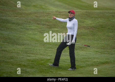 Die Französin Manon Molle spielt ihren Annäherungsschuss an das 7. Loch während ihres Halbfinalmatches mit Großbritannien 3 heute Morgen am 11. Tag der Europameisterschaft 2018 auf dem Gleneagles PGA Centenary Course. DRÜCKEN SIE VERBANDSFOTO. Bilddatum: Sonntag, 12. August 2018. Siehe PA Geschichte GOLF European. Der Bildnachweis sollte lauten: Kenny Smith/PA Wire. Stockfoto