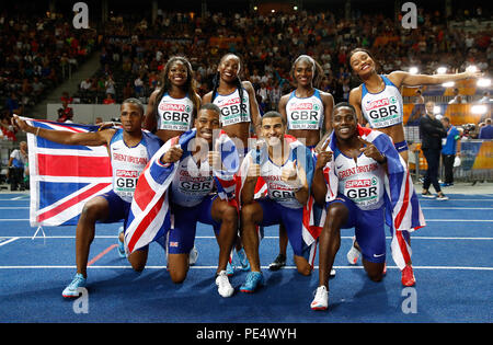 In Großbritannien mens und der Relais Teams während der Tag sechs der Europäischen Leichtathletik WM 2018 im Olympiastadion, Berlin feiern. PRESS ASSOCIATION Foto. Bild Datum: Sonntag, August 12, 2018. Siehe PA Geschichte Athletik Europäischen. Foto: Martin Rickett/PA-Kabel. Beschränkungen: Nur die redaktionelle Nutzung, keine kommerzielle Nutzung ohne vorherige schriftliche Genehmigung Stockfoto